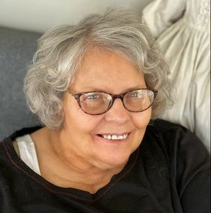 Meet your Posher, Deborah